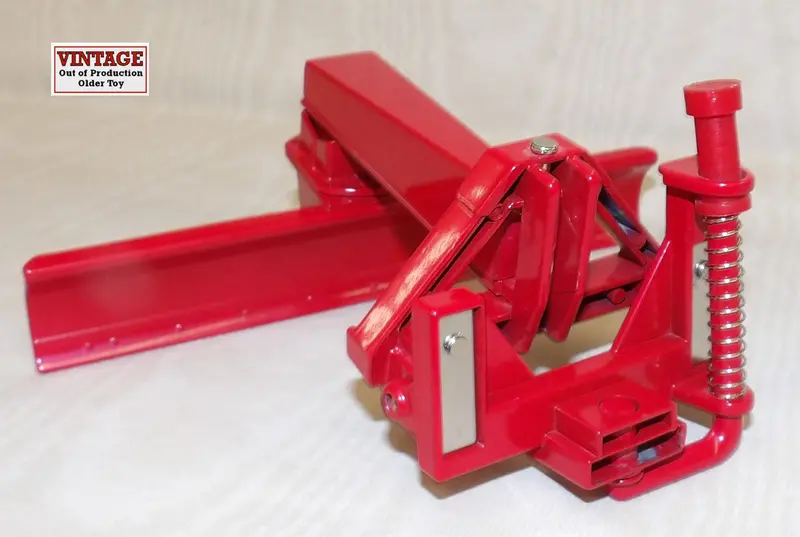 1/16 Red Rear Tractor Blade – Unboxed, As-Is Condition (#14041)