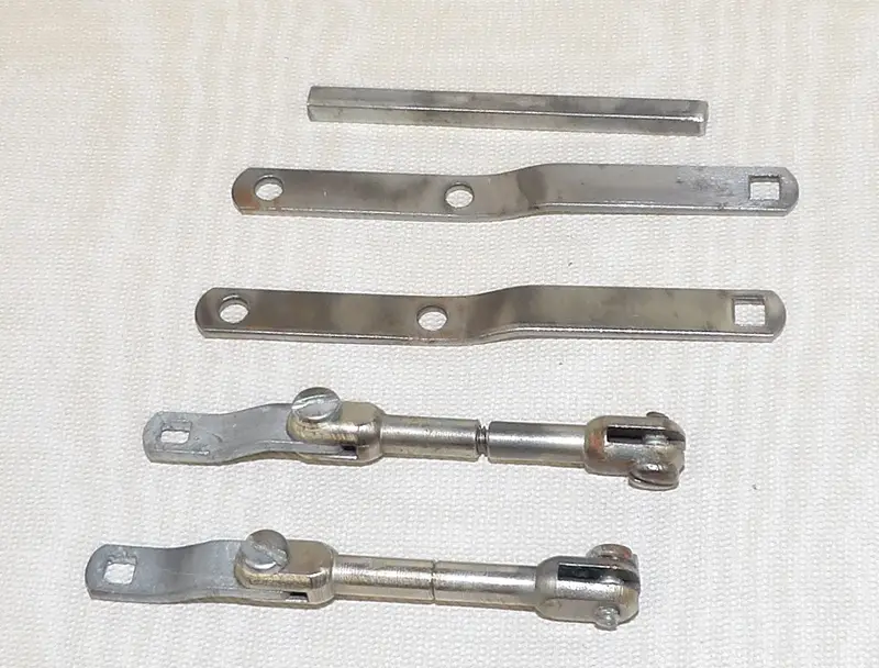 1/16-Scale Adjustable 3-Point Hitch Kit – Model #11-024, Metal Construction, As-Is
