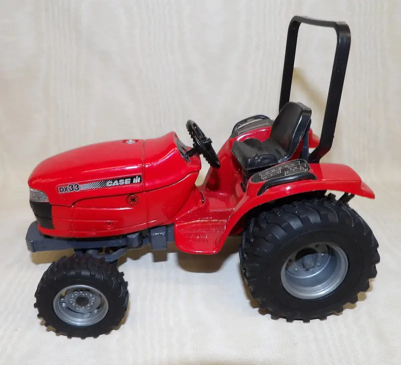1/16 Scale Case-IH DX33 Utility Tractor – Collector Edition (AS IS)