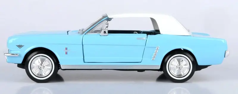 1/24 James Bond Thunderball 1964½ Ford Mustang – Film-Inspired Replica