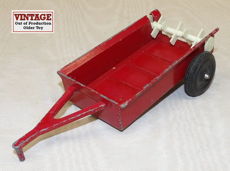 1/32 International Manure Spreader Replica – Sold Without Box, As-Is
