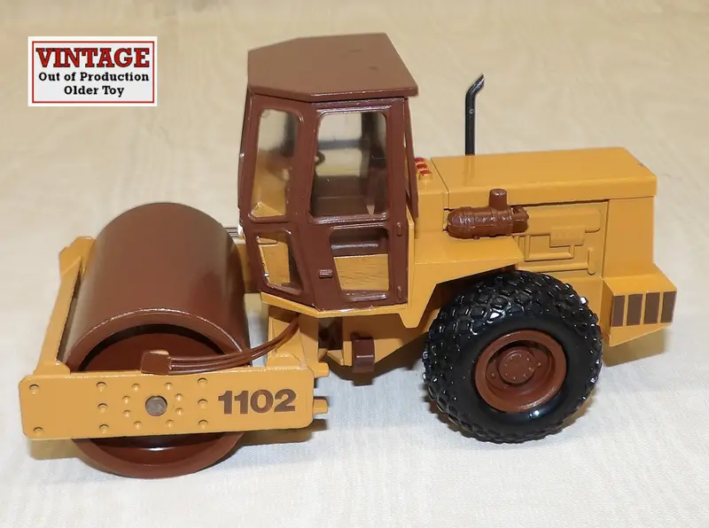 1/35 Scale Case 1102 Road Roller – Box Not Included, As-Is #C2703