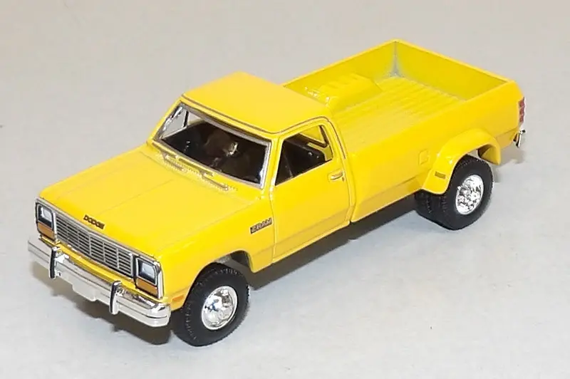 1/64 1982 Dodge Ram D350 Dually Pickup – Realistic Die-Cast Replica