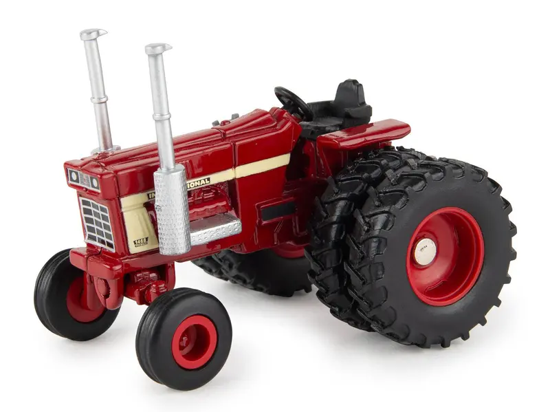 1/64 International Harvester 1468 V-8 Farm Tractor with Dual Wheels #44450