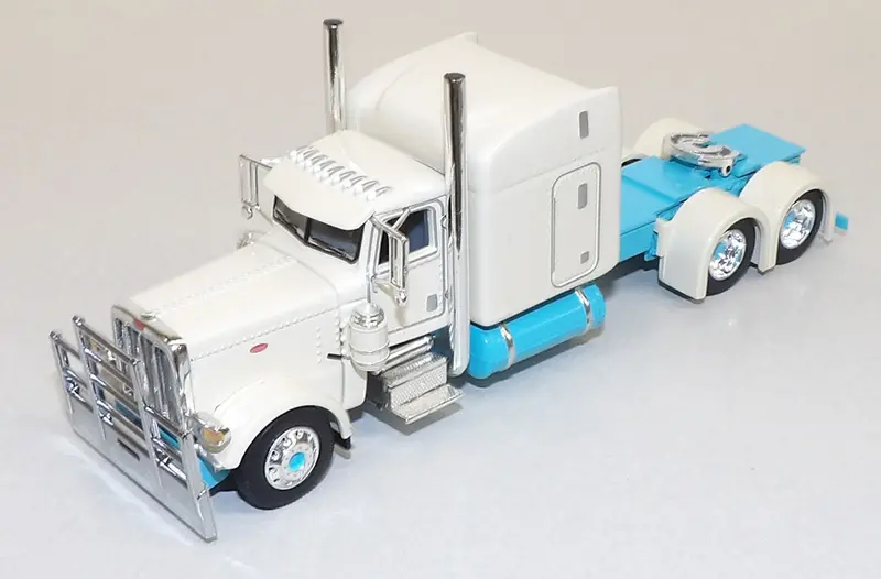 1/64 Scale Capitola Trucking Peterbilt 389 with 63-Inch Mid-Roof Sleeper – Unpackaged #622071