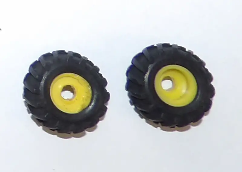 1/64 Scale FWA Rubber Tires with Yellow Rims – 5/8″ x 1/4″ (Model #SY201)