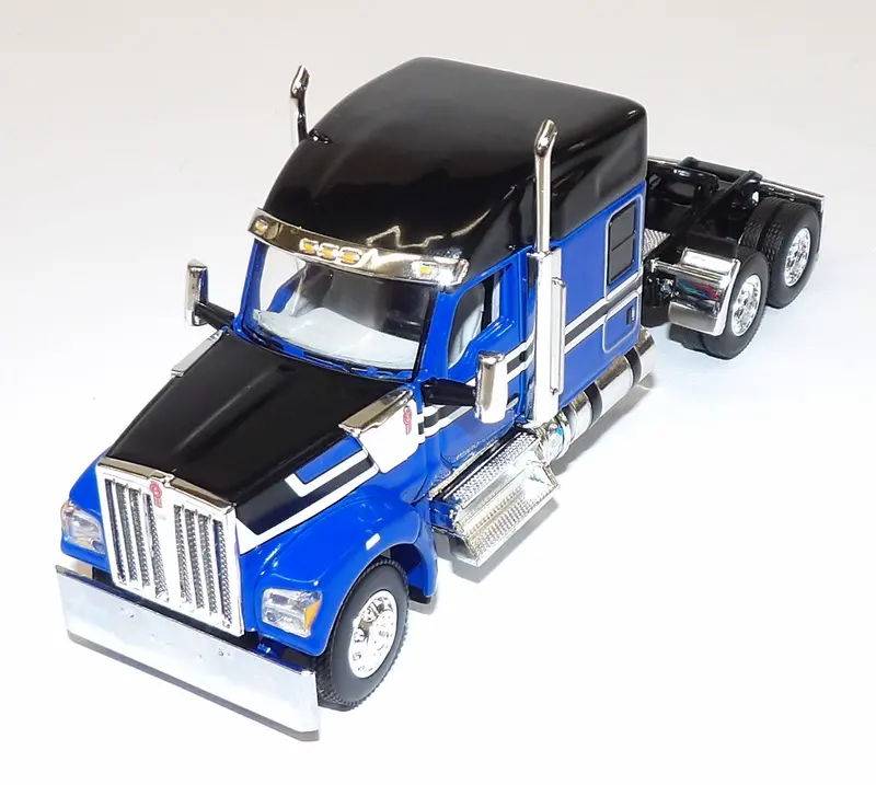 1/64 Scale Kenworth W990 Semi-Truck with 76″ Mid-Roof Sleeper – Blue & Black #620091