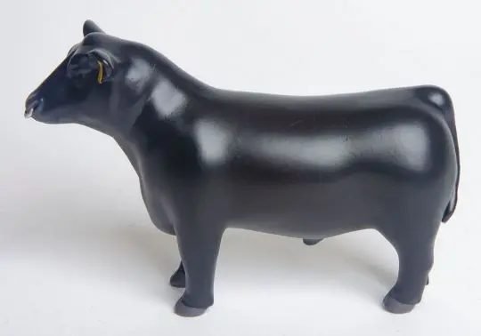 1:16 Black Angus Show Bull Figure – Realistic Nose Ring Detail