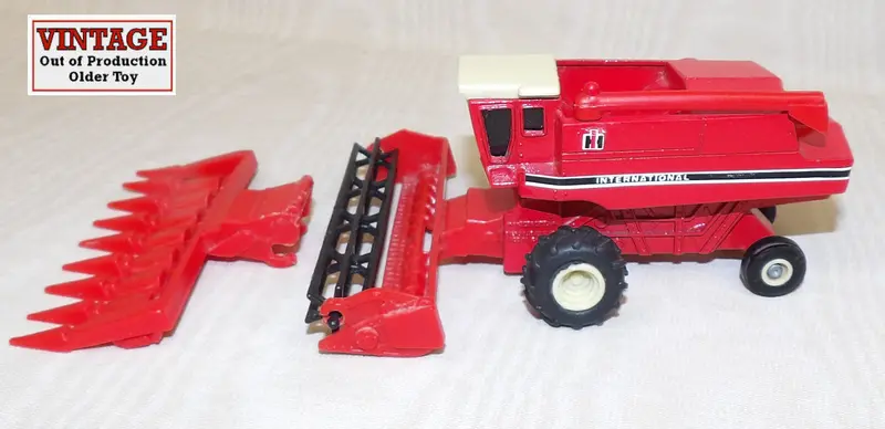 #408EO 1/80 International Combine Harvester with Dual Crop Heads – Unboxed, Sold As-Is