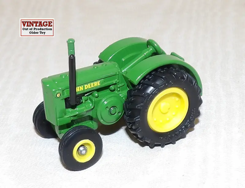 #5665B 1/64 John Deere Model Tractor with Rubber Tires – No Packaging, Sold As-Is
