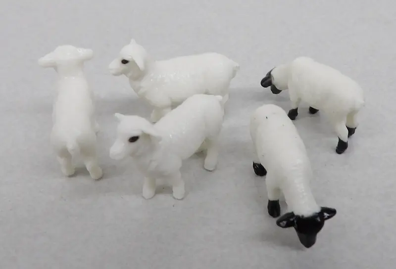 Columbia & Suffolk Sheep Collection – 5-Piece 1:64 Set #12743G