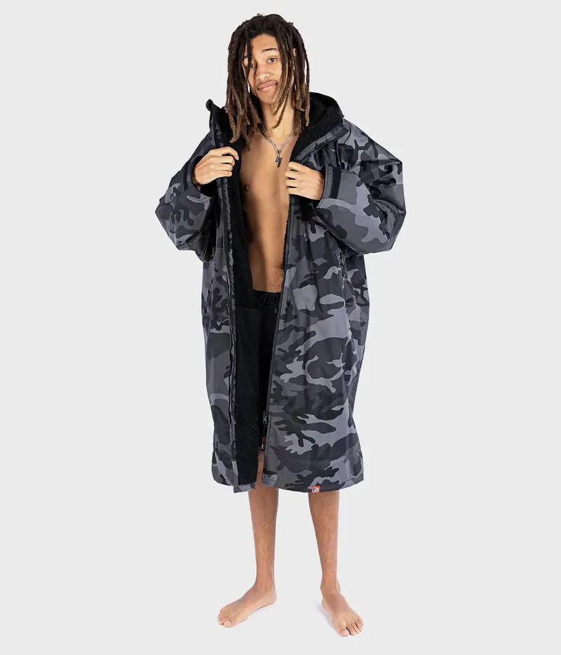 Dryrobe Advance Long Sleeve Towel Robe – Black/Camo