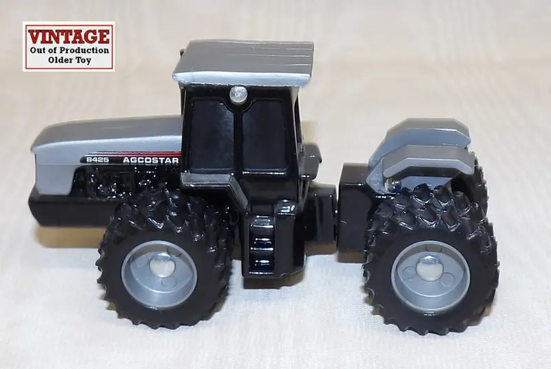 #FT0522 1/64 AGCO Star 8425 4WD Tractor with Dual Rear Wheels – No Packaging, Sold As-Is