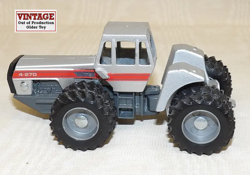 #FU0174 1/64 White 4-270 4WD Tractor with Dual Rear Wheels – No Packaging, Sold As-Is