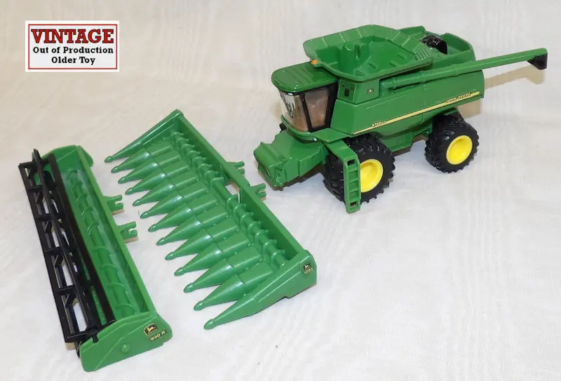 John Deere 9750STS Combine – 1:64 Scale, Dual Header Configuration, Unboxed