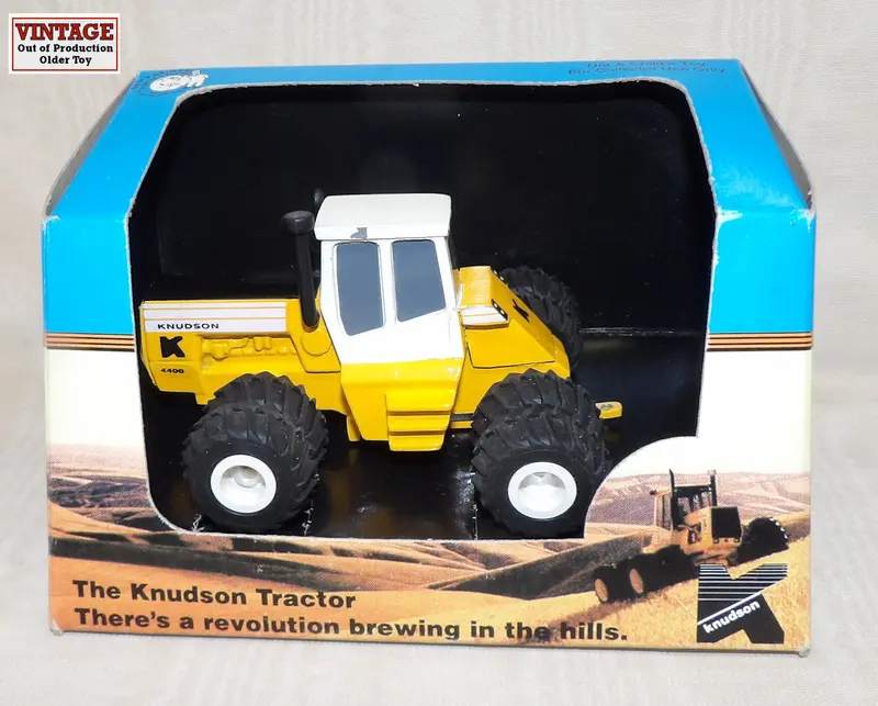 Knudson 4400 4WD Tractor (1:64) – Dual Rear Wheels, Farm Series Model