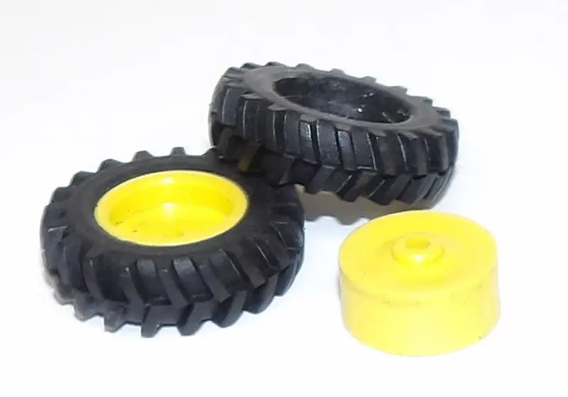 Pair of 1/64-Scale 20.8-42 Rubber Tires – Yellow Rims, 1 1/8″ x 5/16″ (#SY218)