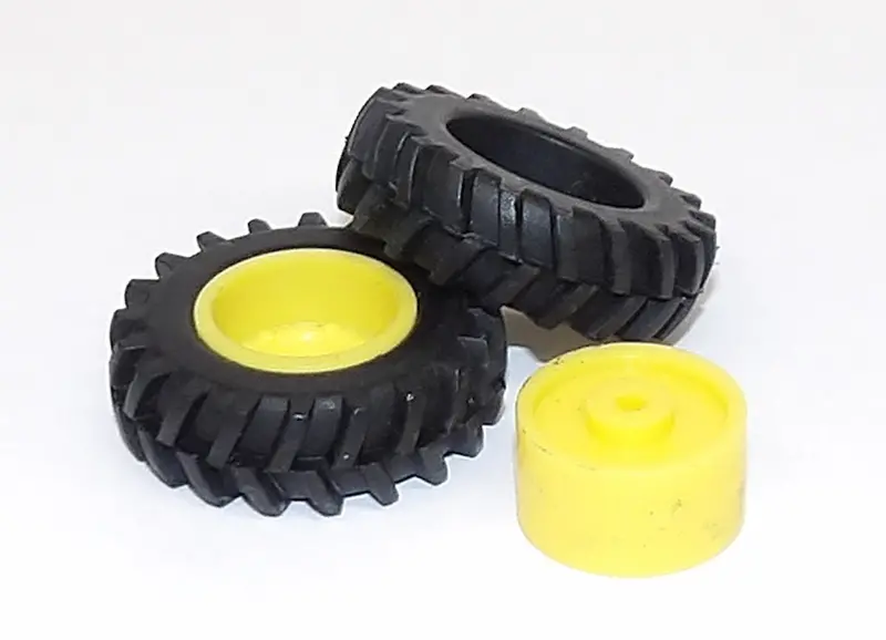 Pair of 1/64-Scale 20.8-42 Rubber Tires – Yellow Rims, 1 3/16″ x 3/8″ (#SY217)