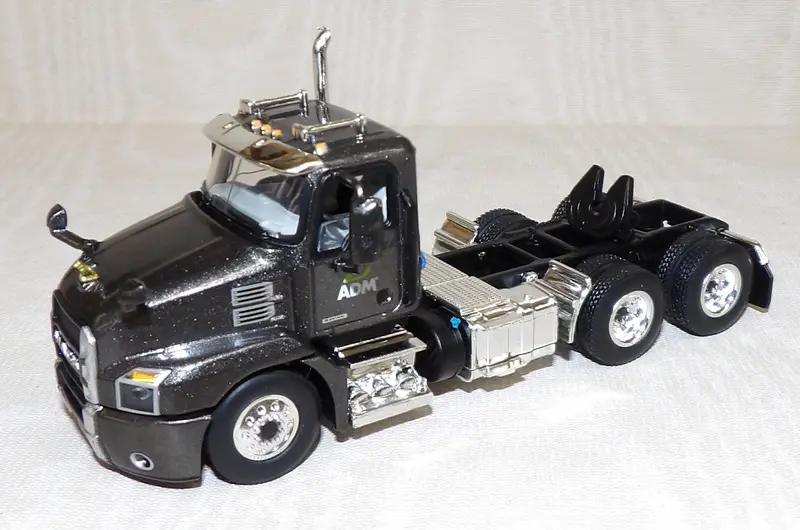 #T450 1/64 ADM Mack Anthem Day Cab Semi-Truck – No Packaging