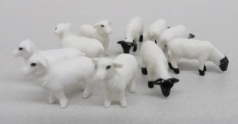 Ten-Piece Columbia & Suffolk Sheep Assortment – 1:64 Scale #12743E