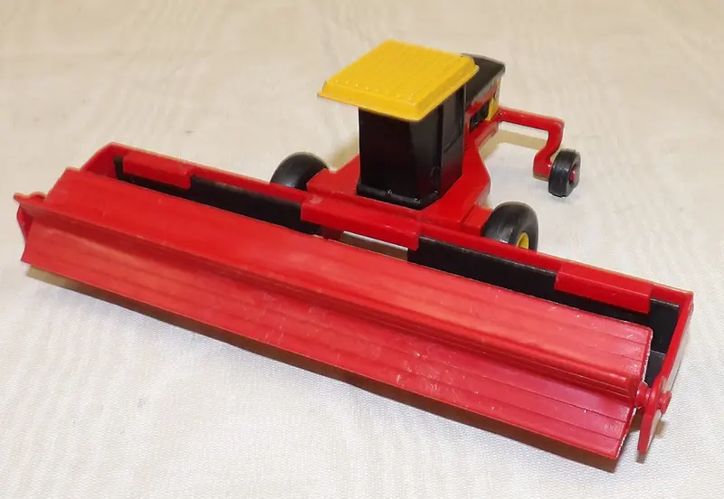 Versatile 4700 Swather – 1:64 Scale Farm Equipment Model, Unboxed & As-Is