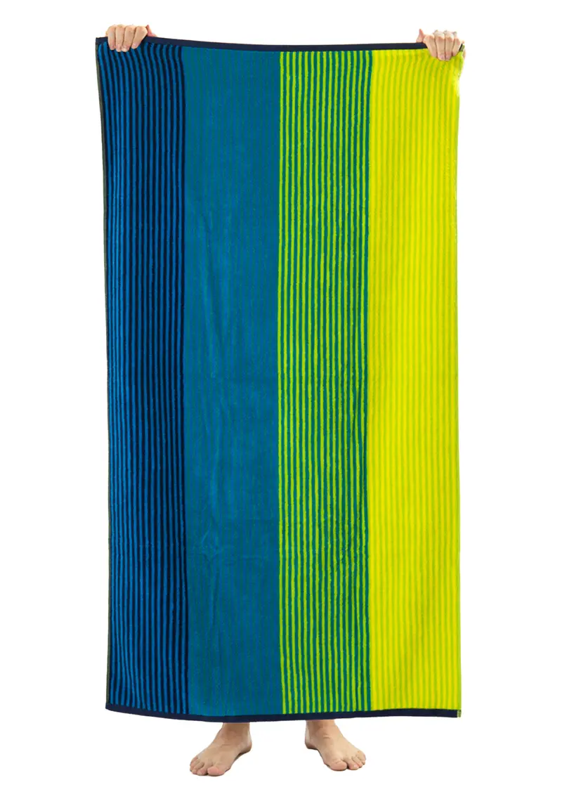WW Double Jacquard Beach Towel – Classic Stripe Pattern